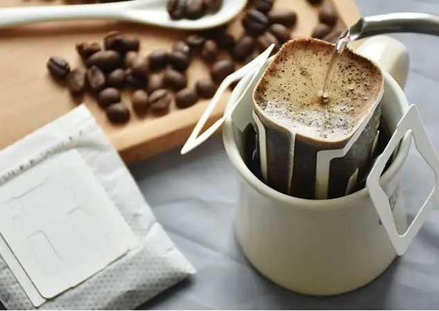 Entrega de máquina de embalagem de café por gotejamento de cliente australiano